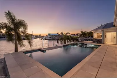 218 Bayshore Dr, Cape Coral, FL 33904 - Photo 5