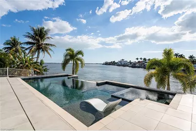 218 Bayshore Dr, Cape Coral, FL 33904 - Photo 27