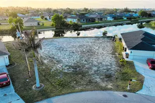 817 SW 8th St, Cape Coral, FL 33991 - Photo 9