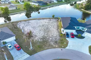 817 SW 8th St, Cape Coral, FL 33991 - Photo 1