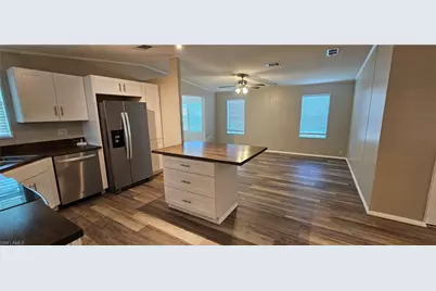 8410 Wagon Wheel Cir, North Fort Myers, FL 33917 - Photo 9