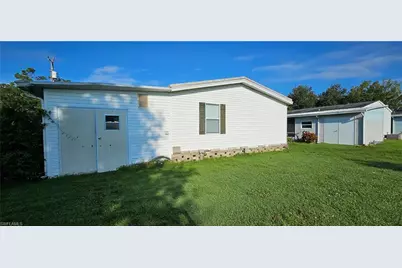 8410 Wagon Wheel Cir, North Fort Myers, FL 33917 - Photo 19