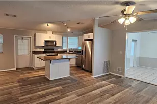 8410 Wagon Wheel Cir, North Fort Myers, FL 33917 - Photo 7