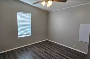 8410 Wagon Wheel Cir, North Fort Myers, FL 33917 - Photo 15