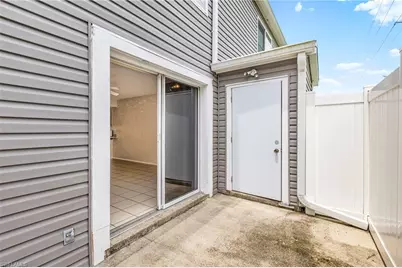 4641 SW Santa Barbara Pl #8, Cape Coral, FL 33914 - Photo 19