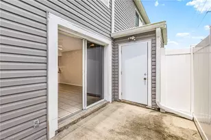 4641 SW Santa Barbara Pl, Cape Coral, FL 33914 - Photo 19