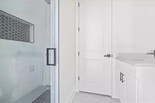 624 Tropicana Parkway W, Cape Coral, FL 33993 - Photo 27