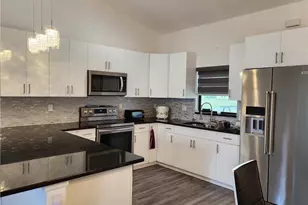 5028 S Obispo Cir, Labelle, FL 33935 - Photo 3