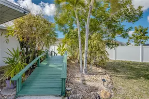 1617 SW 25th Ln, Cape Coral, FL 33914 - Photo 23