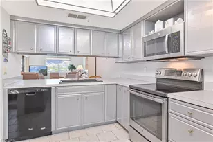 11140 Caravel Cir, Fort Myers, FL 33908 - Photo 7