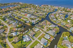 5972 Baker Ct, Fort Myers, FL 33919 - Photo 5