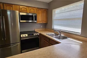 606 SE 13th Ct, Cape Coral, FL 33990 - Photo 11