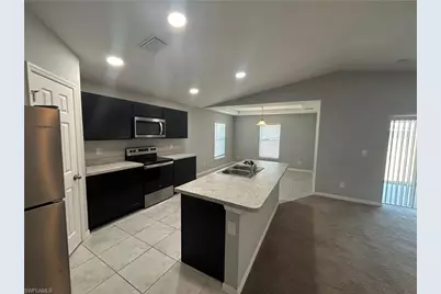 3921 NE 15th Pl, Cape Coral, FL 33909 - Photo 3