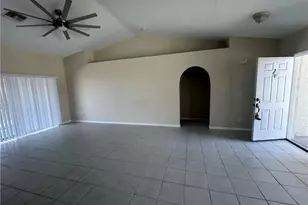 427 SE 16th St, Cape Coral, FL 33990 - Photo 5