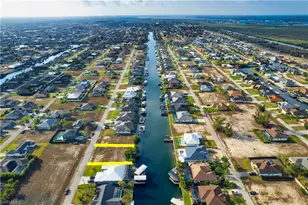 718 NW 37th Pl, Cape Coral, FL 33993 - Photo 3