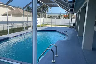 8860 Banyan Cove Cir, Fort Myers, FL 33919 - Photo 9