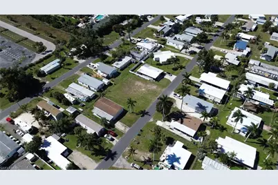 12101 Cypress Dr, Fort Myers, FL 33908 - Photo 15