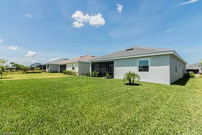 3943 E Hampton Cir, Alva, FL 33920 - Photo 11
