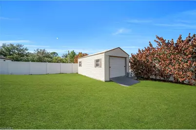 2814 37th St SW, Lehigh Acres, FL 33976 - Photo 9