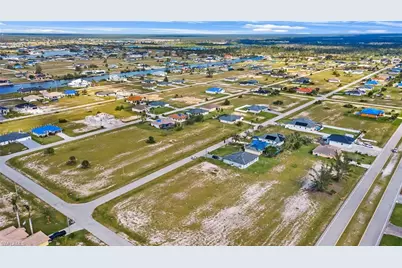 4426 NW 32nd St, Cape Coral, FL 33993 - Photo 9