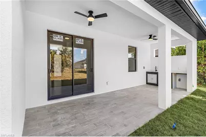 1102 NE 4th Pl, Cape Coral, FL 33909 - Photo 19