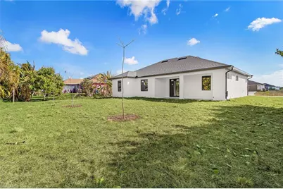 1102 NE 4th Pl, Cape Coral, FL 33909 - Photo 21