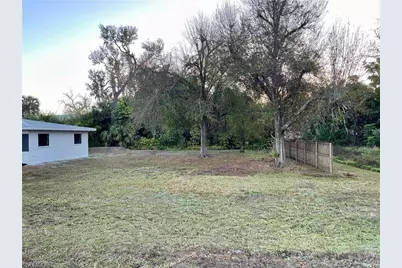 2154 E Gardenia Cir, North Fort Myers, FL 33917 - Photo 23