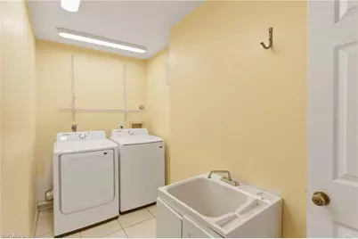 3429 SW 7th Ln, Cape Coral, FL 33991 - Photo 31