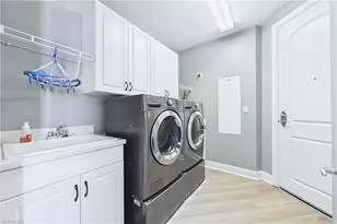 2090 W First St, Fort Myers, FL 33901 - Photo 7