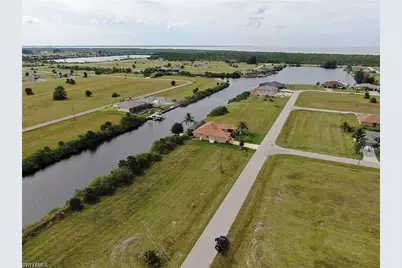 821 NW 33rd Pl, Cape Coral, FL 33993 - Photo 9