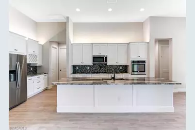 2801 SW 33rd Ter, Cape Coral, FL 33914 - Photo 7