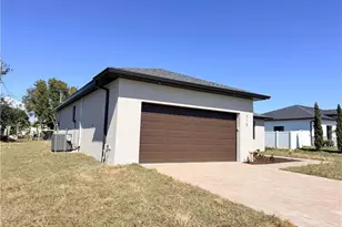 315 NW 3rd Ln, Cape Coral, FL 33993 - Photo 23