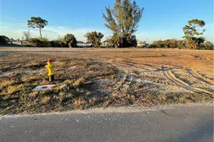 507 NE 15th St, Cape Coral, FL 33909 - Photo 3