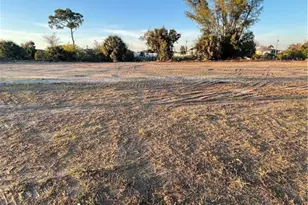 507 NE 15th St, Cape Coral, FL 33909 - Photo 5