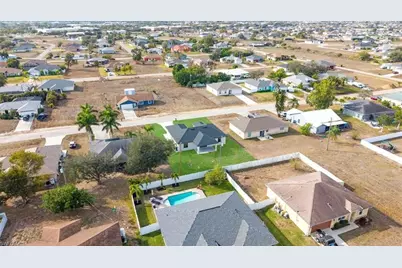 1941 NE 15th St, Cape Coral, FL 33909 - Photo 41