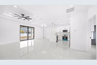 1941 NE 15th St, Cape Coral, FL 33909 - Photo 9