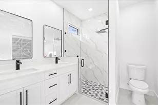 1941 NE 15th St, Cape Coral, FL 33909 - Photo 19