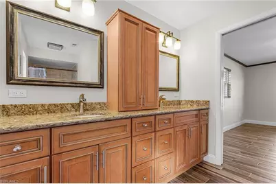 910 SE 15th St, Cape Coral, FL 33990 - Photo 19