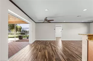 910 SE 15th St, Cape Coral, FL 33990 - Photo 15