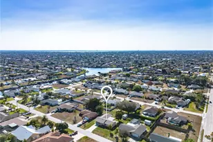 910 SE 15th St, Cape Coral, FL 33990 - Photo 25