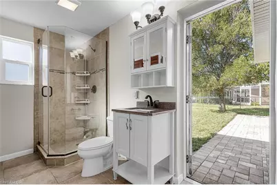 910 SE 15th St, Cape Coral, FL 33990 - Photo 7