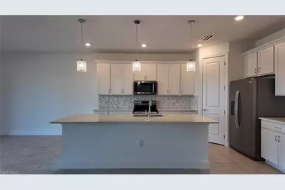 3700 Passion Vine Dr, Alva, FL 33920 - Photo 3