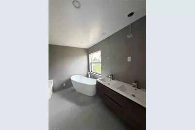 2228 SW 43rd St, Cape Coral, FL 33914 - Photo 5