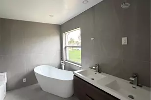 2228 SW 43rd St, Cape Coral, FL 33914 - Photo 5