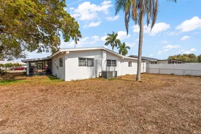 243 Lakeview Dr, North Fort Myers, FL 33917 - Photo 21