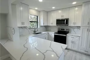 11232 San Sebastian Ln, Bonita Springs, FL 34135 - Photo 3