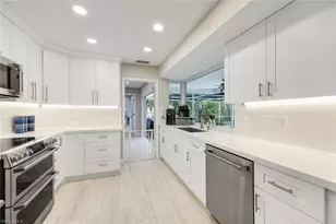 419 Pinecrest Ct, Cape Coral, FL 33904 - Photo 23
