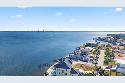 5837 SW 1st Ave, Cape Coral, FL 33914 - Photo 9