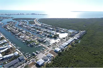 12110 Siesta Dr, Fort Myers Beach, FL 33931 - Photo 7