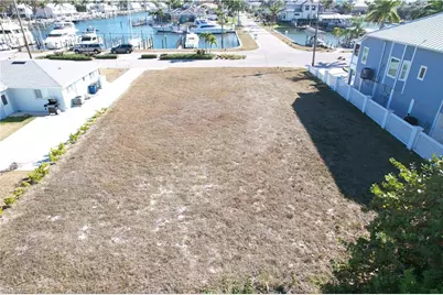 12110 Siesta Dr, Fort Myers Beach, FL 33931 - Photo 15